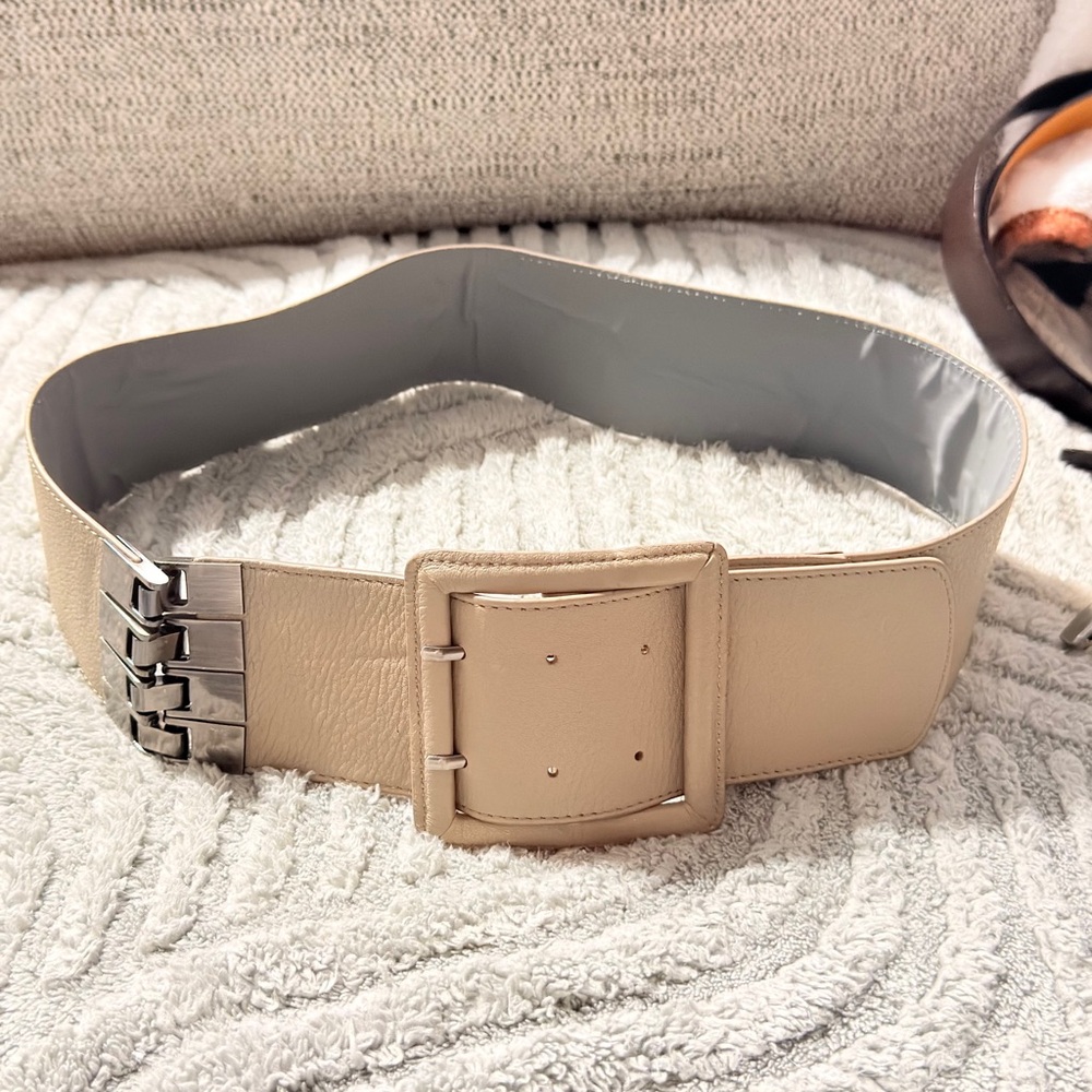 Sarah Pacini Cream Belt with Silver Buckle